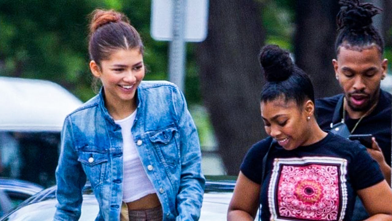 Spider-Man: No Way Home Actress Zendaya With Her Siblings | Parents, All Family Members