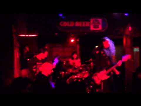 download lagu mp3 mp4 Absolut Los Angeles, download lagu Absolut Los Angeles gratis, unduh video klip Absolut Los Angeles