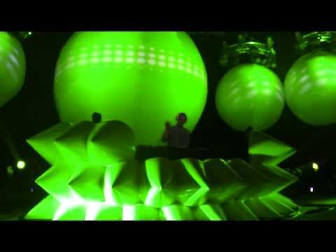 Tiesto in Concert - Hello Replica