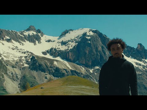 LauCarré - Merci la vie pour les douleurs (Clip Officiel)