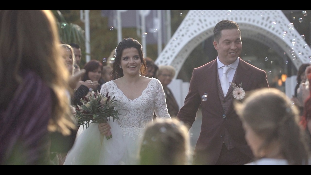 Klik om video te laden en af te spelen