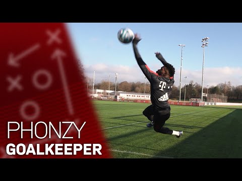 Goalkeeper Phonzy 🧤 vs. Lewandowski ☄️