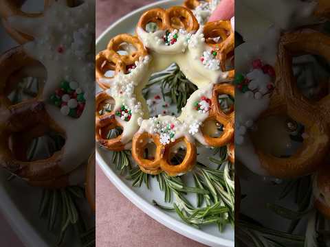 Deck the Hall Wreath