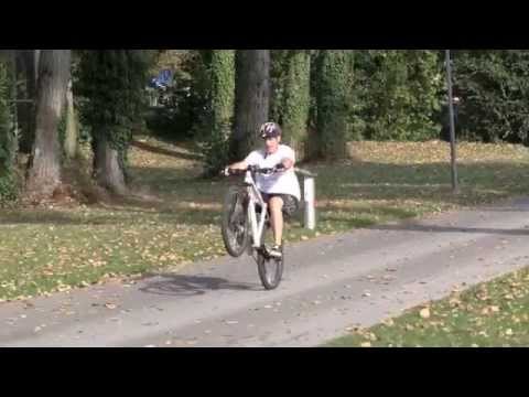 How to Manual with a Bike: A few key tricks for fast progress