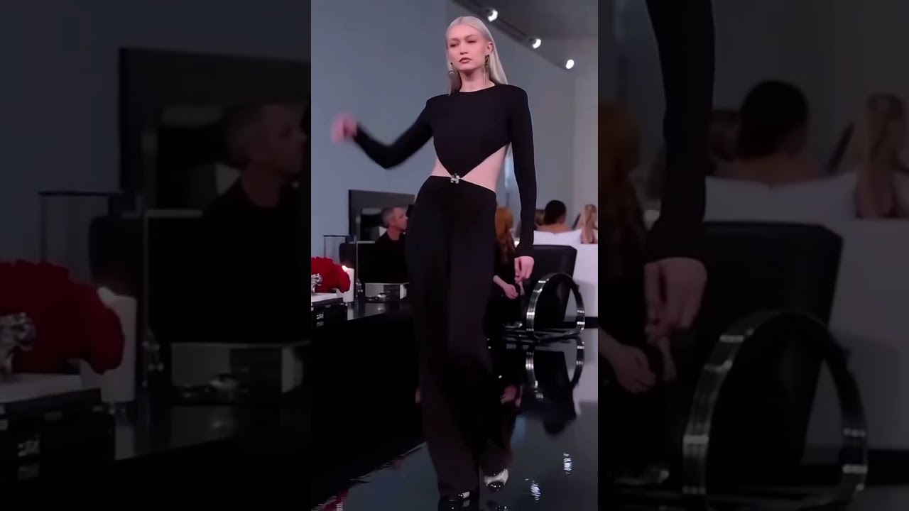 #gigihadid in white hairs for Ralph Lauren🖤#runway #fashion #shortsviral #feed #foryou #ytviral