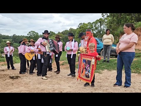 Folia de Reis Estrela de Ouro de Itapecerica-MG, visita na fazenda do Sr. Mané da Ana.