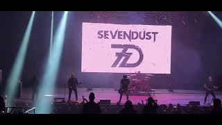 Sevendust - "Disease" (live)