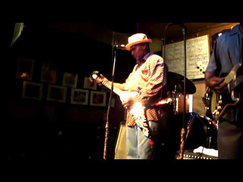 Toronzo Cannon & The Cannonball Express - Hard Luck - B.L.U.E.S. on Halsted  6/16/11 HD