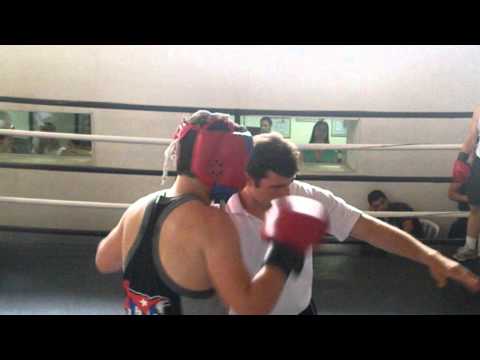 Daniel Branco x oponente desconhecido 2o round 26/11/11 Academia Gracie Butanta