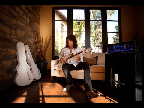 Tommy Thayer - Ltd. Ed. White Lightning Signature Guitar 2015