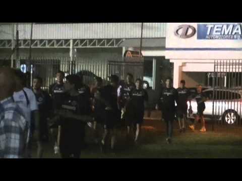 Reconocimiento: Lanus llegando al Estadio de Libertad