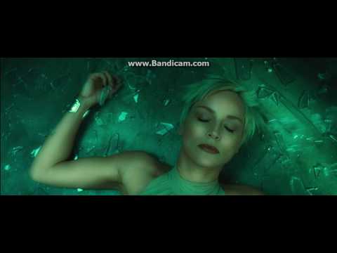 Catwoman (2004) - Catwoman vs Laurel hedear