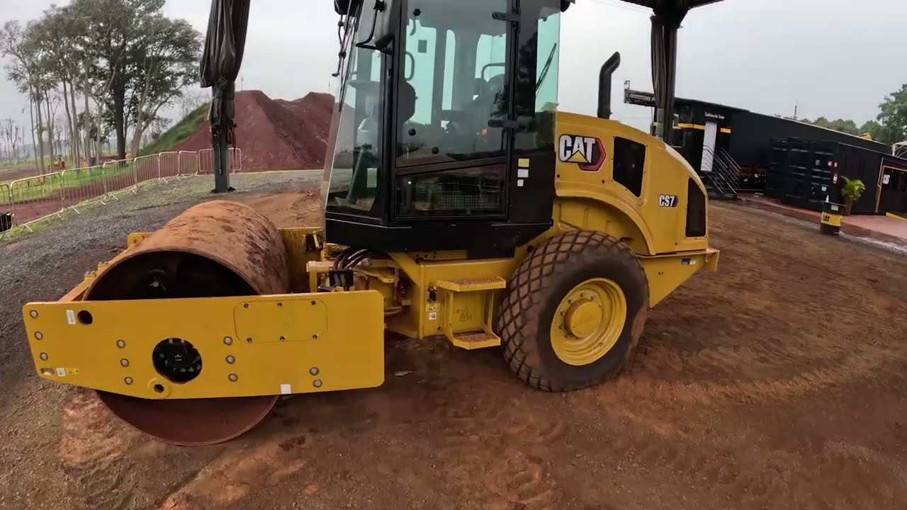 Cat CS7 Vibratory Soil Compactor Operator’s Point of View