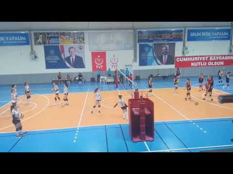 Defne is warming up for the match