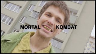 Kadr z teledysku Mortal Kombat tekst piosenki HOLAK feat. Paulina Przybysz