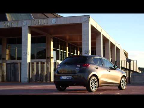 2015 Mazda 2 Exterior Design in Titanium Flash | AutoMotoTV