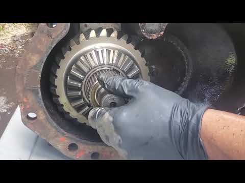 Pulling eaton power divider. 355 rears. vibration