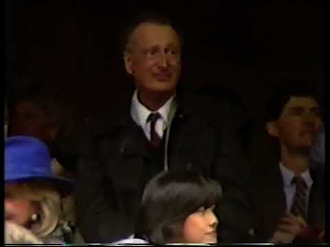 Two "Prime Ministers" watch Rd 22 1988 Carlton v Melbourne