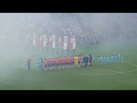 Prima sfeer aan begin PSV - Feyenoord. 18 september 2016. Eindstand 0 -1