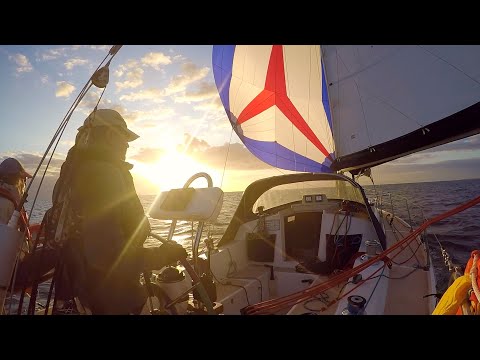 Sailing Vessel The Bottom Line - Champagne sailing