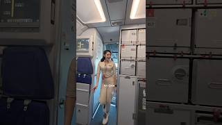 Download lagu Pramugari cantik Nyanyi Lagu Viral Waktu Ku Kecil mp3