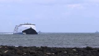 preview picture of video 'P&O Express arriving at Larne 20th March 2013'