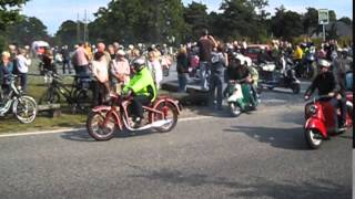 preview picture of video '15. IWL-Motorroller-Treffen in Ludwigsfelde - Stadtkorso'