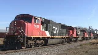 preview picture of video 'CN 5629 West and GTW 4623 at Seward, Illinois on 12-14-2012'