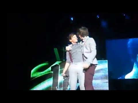 Louis and Harry going straight into each other's arms for no apparent reason