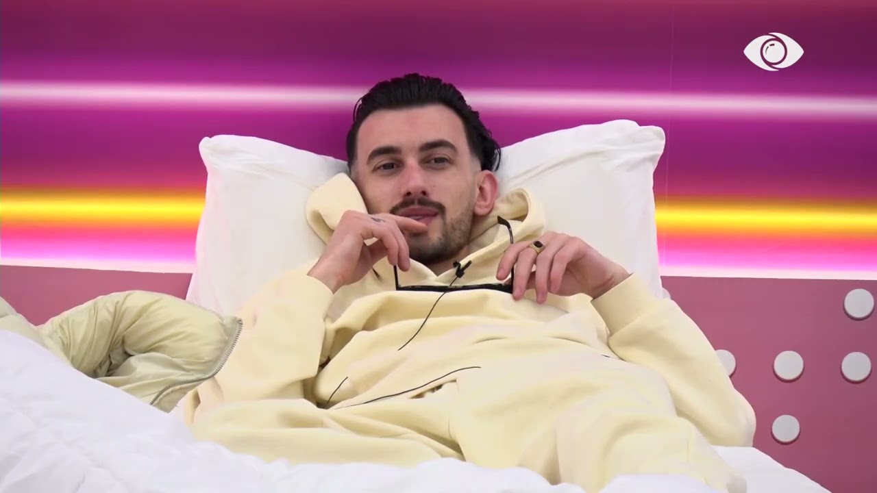 Ti je lider, duhet të mbledhësh grupin/ Baby G i drejtohet Gretës