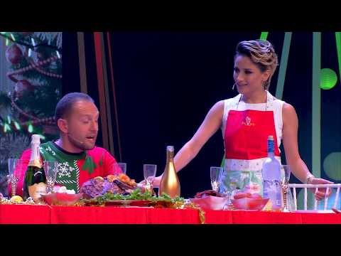 HOW DEMQ STOLE CHRISTMAS - MAGGIE CHRISTMAS (DEMQ SHOW)