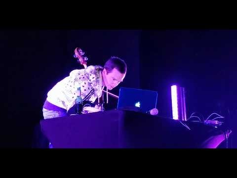 Oliver Coates - Las Vegas - 2018-12-22 - Opener for Thom Yorke