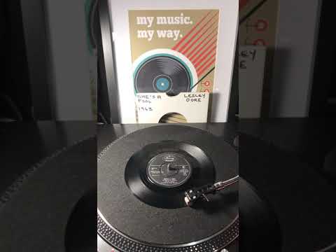 Lesley Gore - She’s A Fool ( Vinyl 45 ) From 1963 .