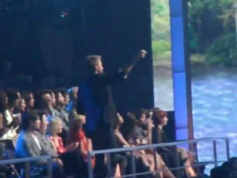 Charles Kelley of Lady Antebellum Dancing to Little Big Town Pontoon