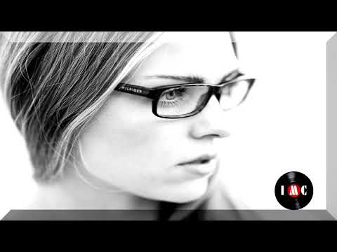 Red Red Red ~ Las Lunas