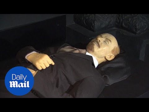 Lenin lives on: Breathing model in Moscow's USSR Museum - Daily Mail