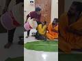பெரிய வாழை இலையுடன் நம் வீட்டு வாசலி�
