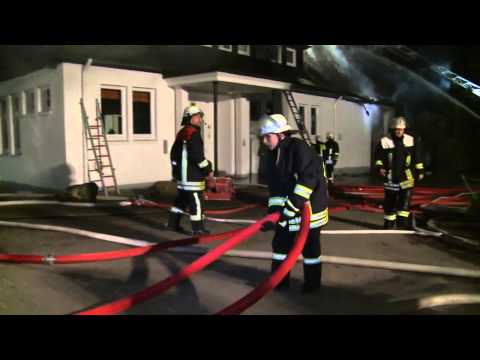 100613 Wentorf Feuer zerstört Vereinsheim des Golfclubs Brandstiftung HD