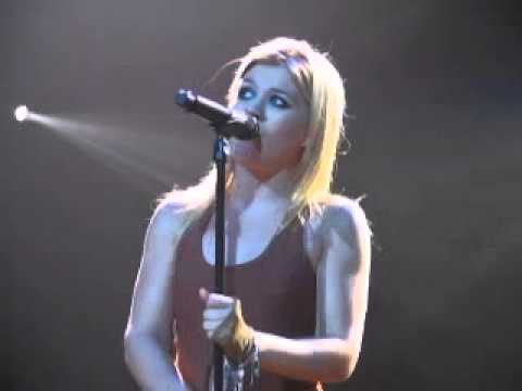 Kelly Clarkson - I'm Moving On - Nashville