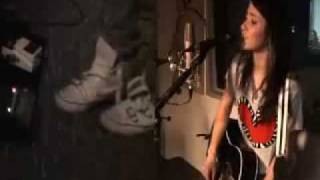 Video thumbnail for Akai E2 Headrush Delay/Loop Pedal with Katy Tunstall by Gear4music Guitars