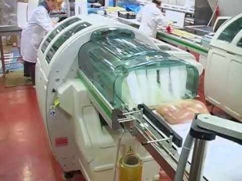 Упаковочная машина AUTOMAC 55 PIÙ упаковка курицы на лотках в плёнку