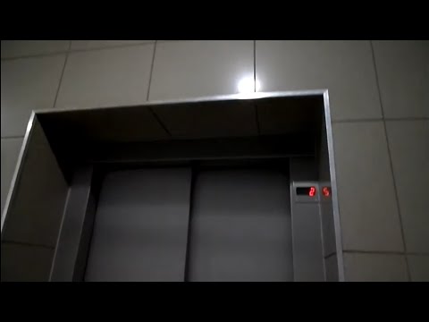 1999 OTIS traction elevator @ Multikino cinema, Łódź, Poland