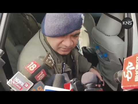 DGP Nalin Prabhat, IGP Kashmir Vidhi Kumar Birdi & Dig South visit Tral to ...