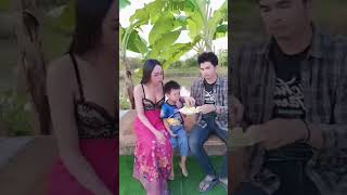 Download lagu Lagi asik makan ada suara petasan mp3