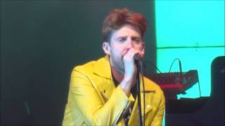 Kaiser Chiefs: Every Day I Love You Less and Less