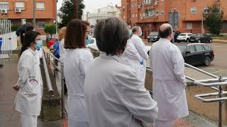 Un minuto de silencio personal centro de salud de San Roque,  Badajoz