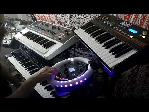 Zoom ARQ 96 - Roland GAIA - Akai MINIAK - LayR Synth - Live Session