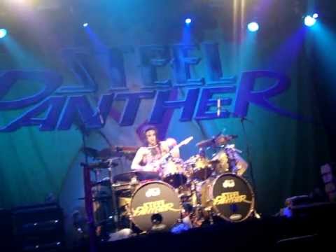 Steel Panther - Guitar Solo (Satchel aka Russ Parrish) - Le Bataclan Paris (France)