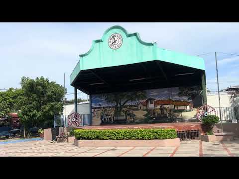 Parque central de San Bartolomé Perulapia.