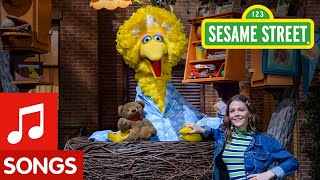 Sesame Street: Maggie Rogers Sings It&#39;s Nighttime